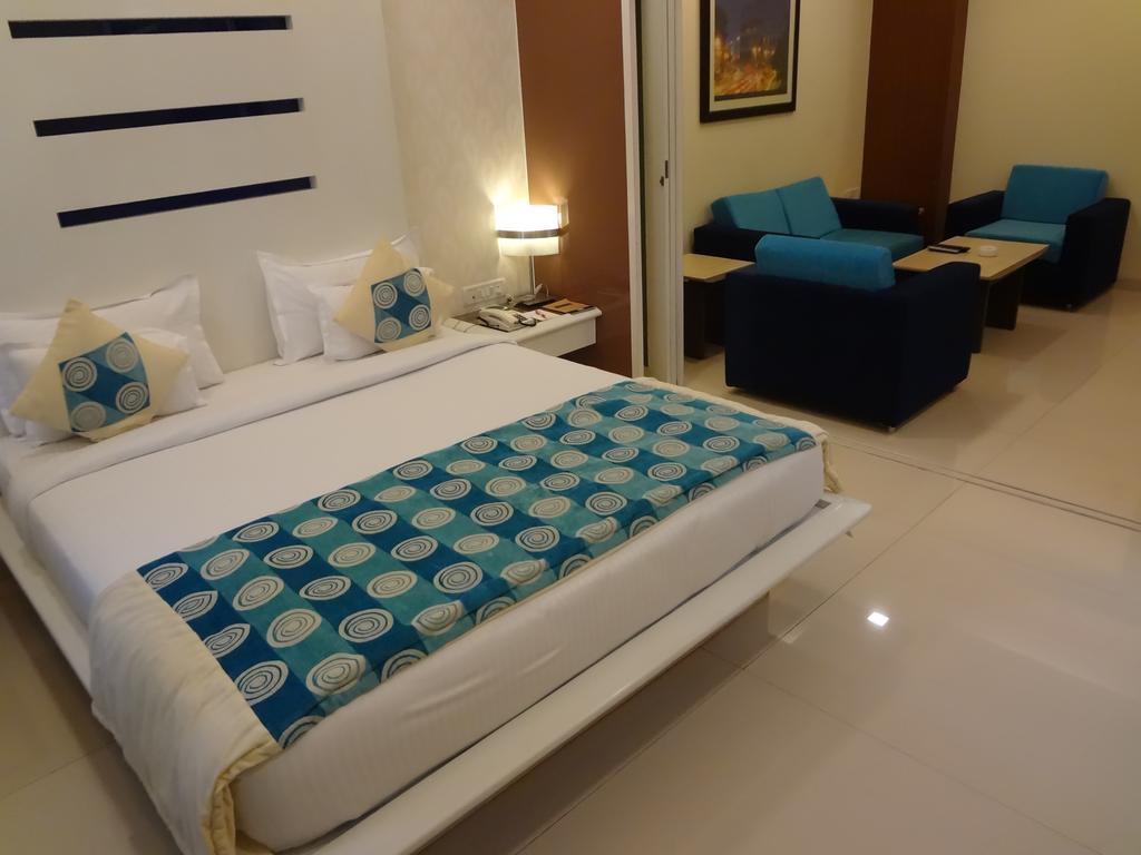 United 21 - Thane Room photo